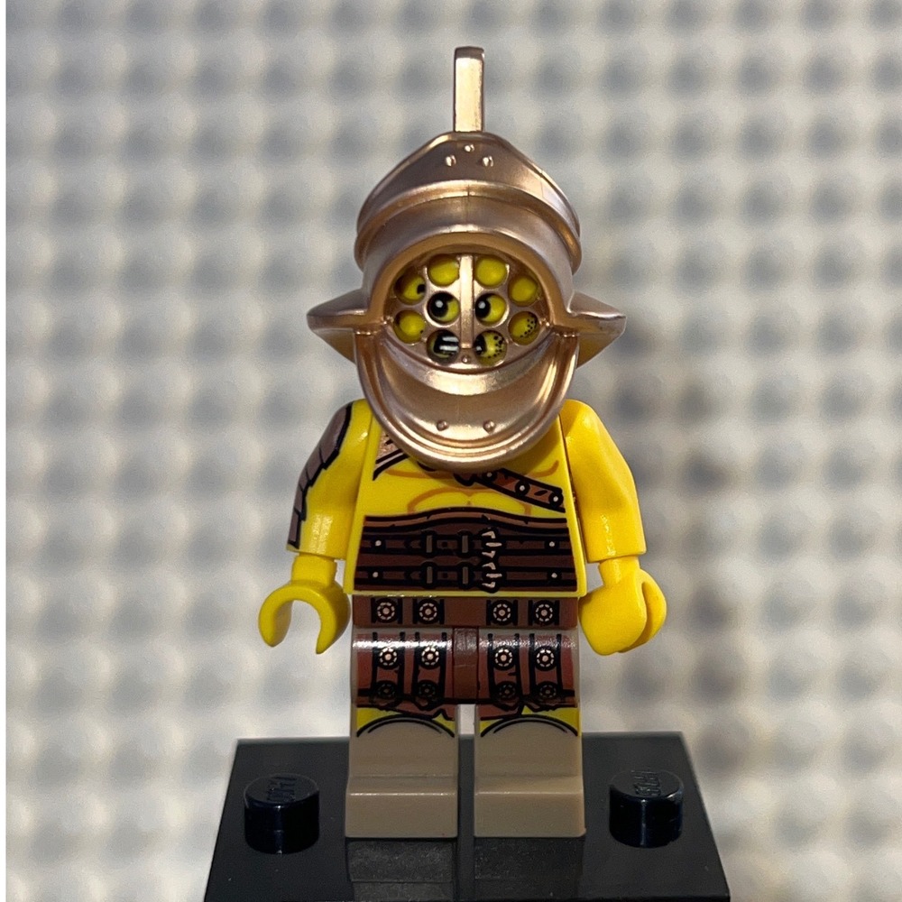 LEGO Gladiator Minifigure Series 5 Bronze Helmet Yellow Excellent No Accessories